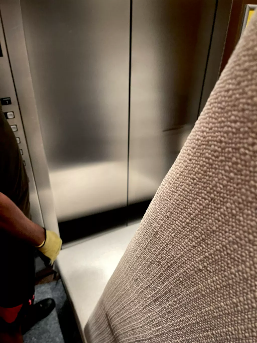 Sofa in the elevator, corners padded